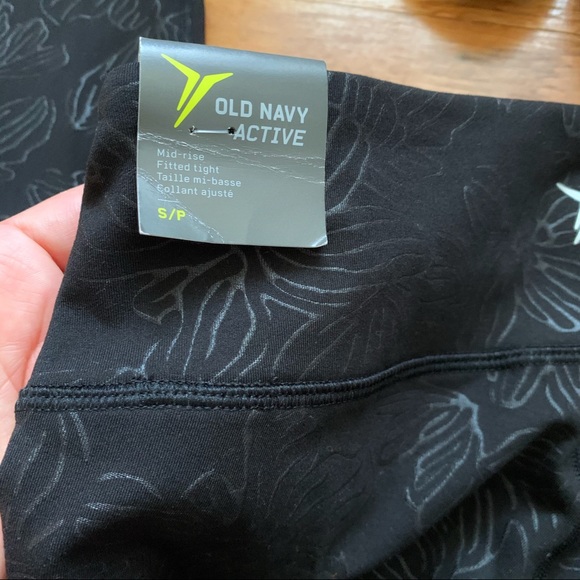 OLD NAVY Active | Floral Black Leggings Size S - Picture 8 of 9